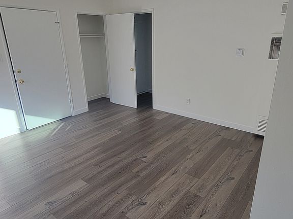 4th image of 5239 Lindley Ave #9