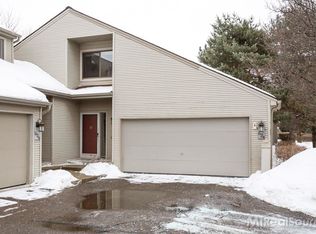 624 Ashley Cir BUILDING 25, Rochester, MI 48307