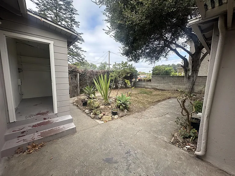 1001 E Montecito St — Photo 11