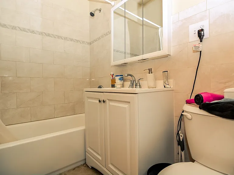 852 N Leavitt St #4 — Photo 15