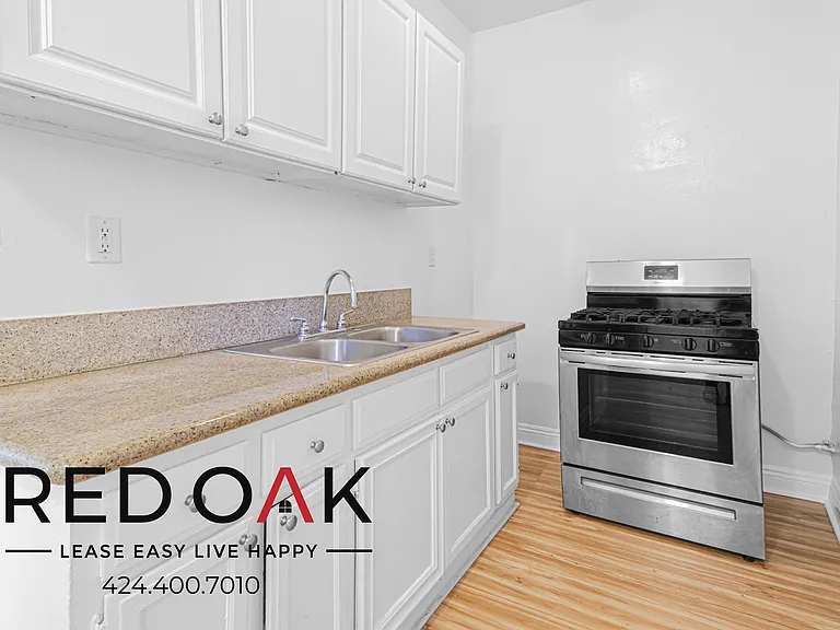 1839 W 12th St #304 — Photo 7