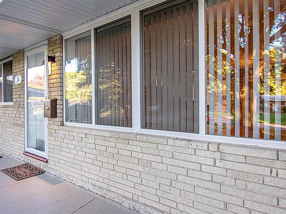 3rd image of 38 Queen Ann Dr