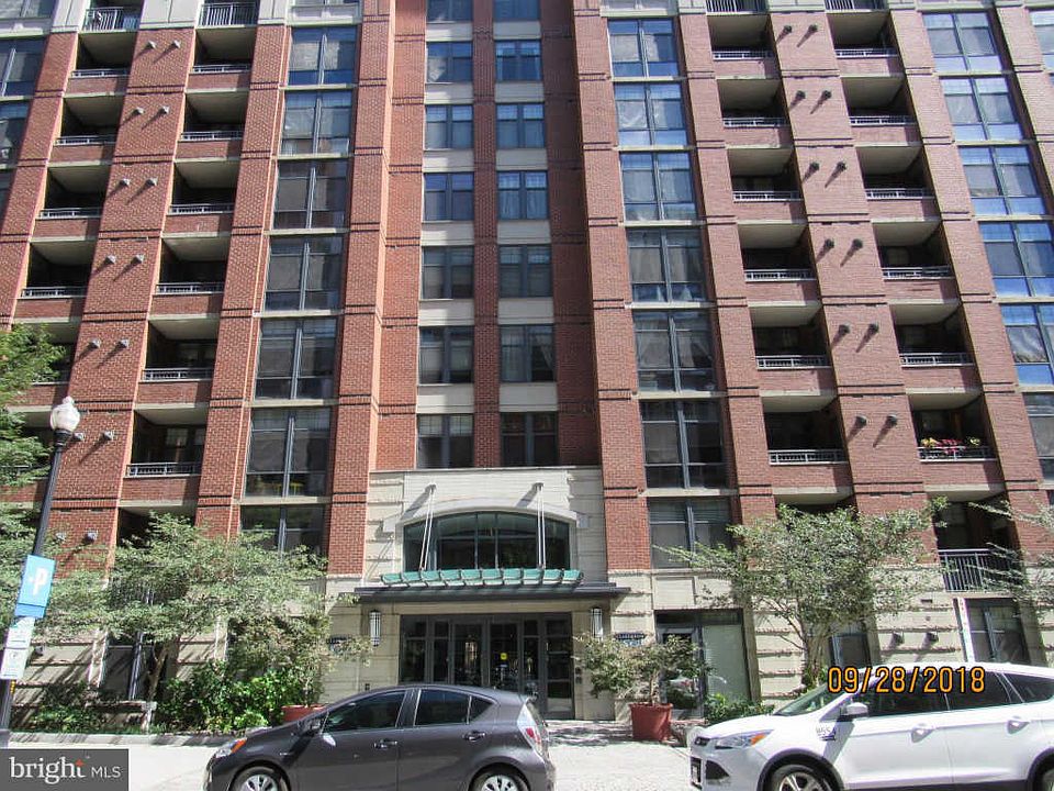 1st image of 1021 N Garfield St APT 336
