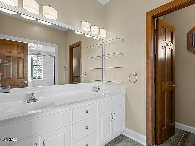 867 Castleberry Ct — Photo 15