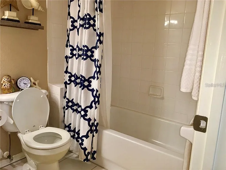 2454 Lake Woodberry Cir — Photo 16