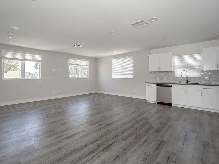 3915 Brighton Ave #1/2 — Photo 9