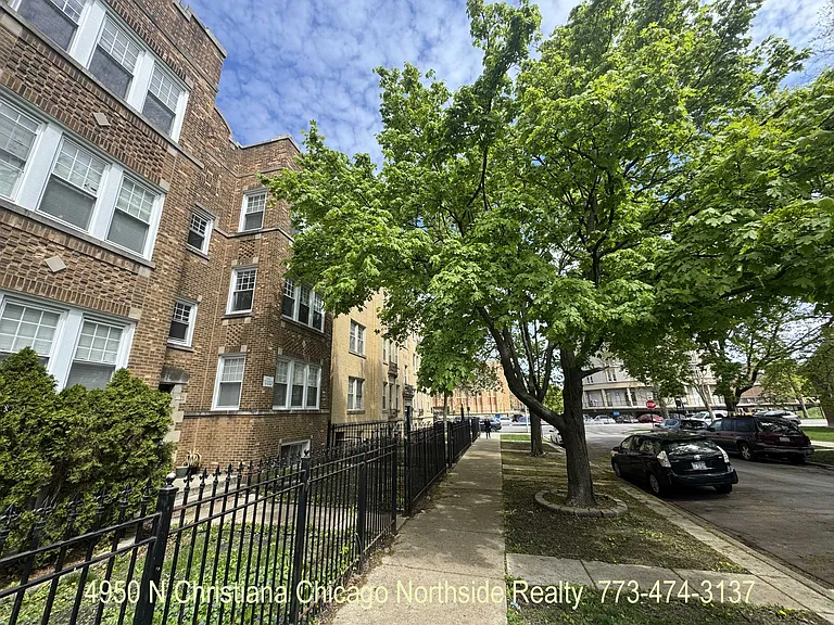 Tinas Towers - 4950 - G — Photo 13