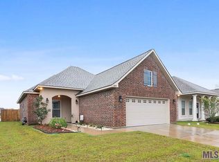 6747 Limerick Dr, Addis, LA 70710