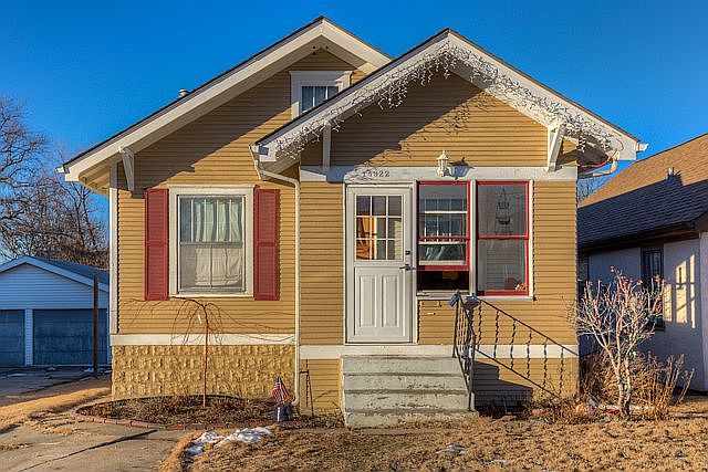 1st image of 4922 Erskine St