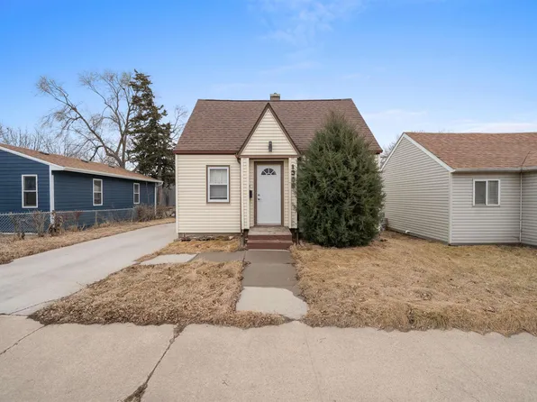 1305 E 12th St, Sioux Falls, SD 57103