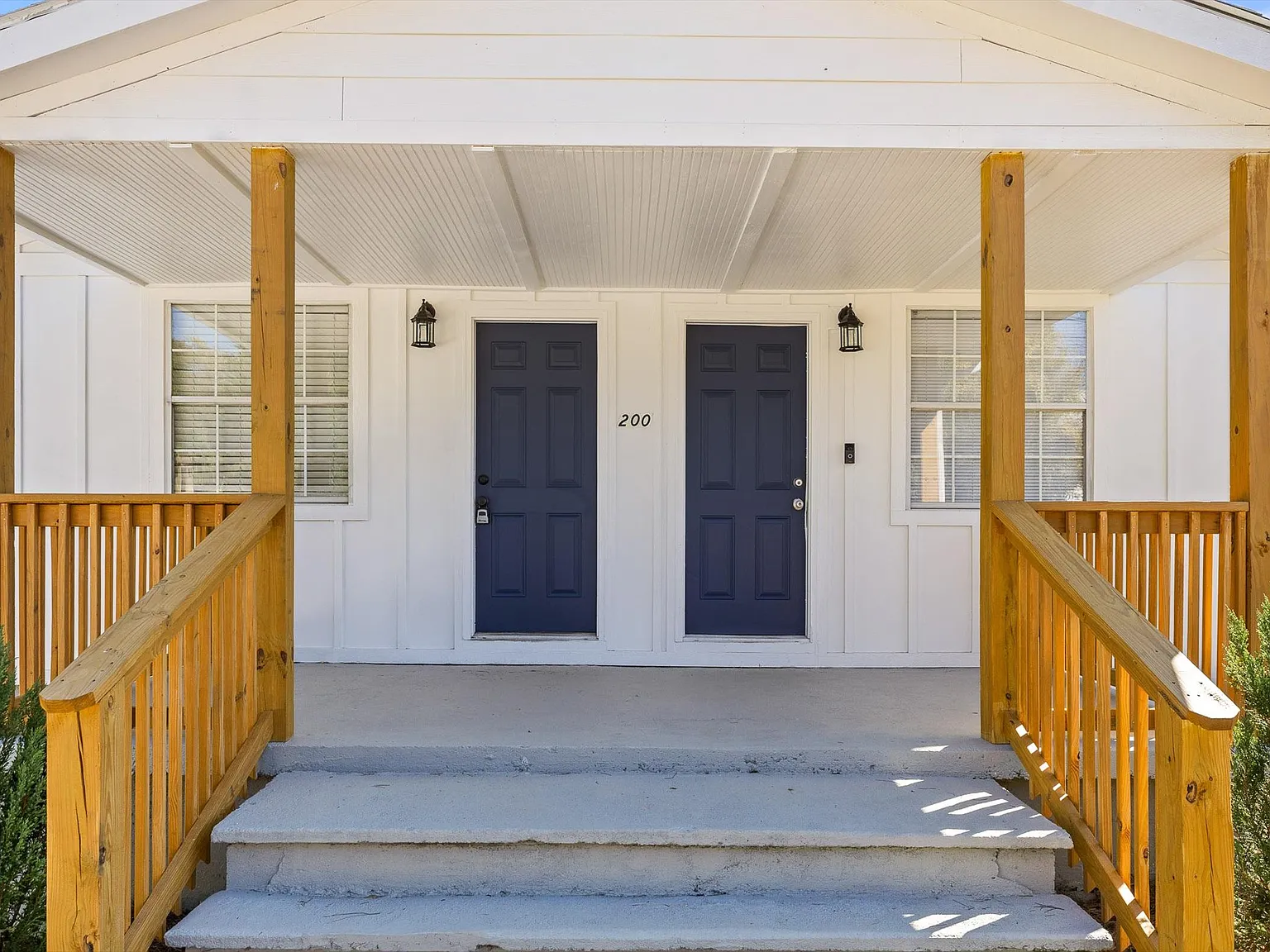 2 bed, 850 sqft, $1,350 — Photo 2