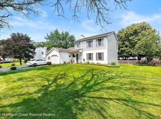 3 Holly Hill Ct, Jackson, NJ 08527