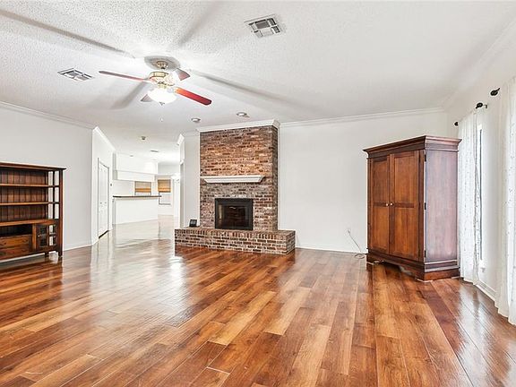 5th image of 4651 Lennox Blvd