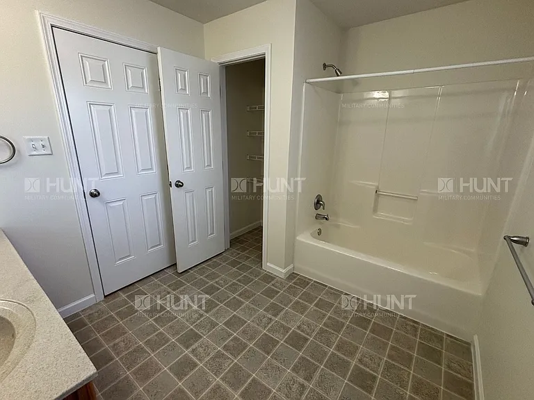 146 Barrett Dr — Photo 17