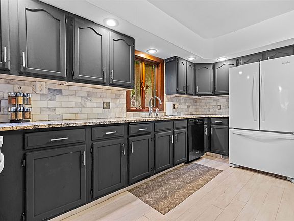 4th image of 125 Dawson Ave