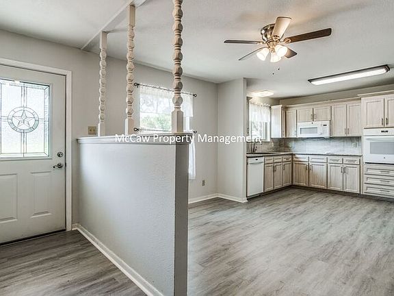4th image of 1110 Rhonda Lee St