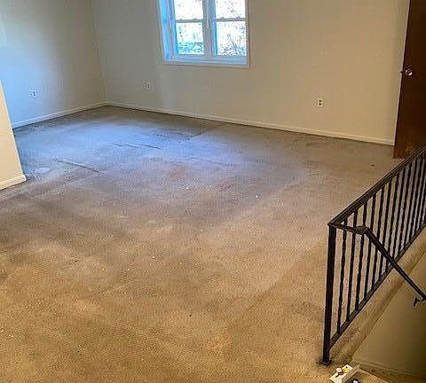 Living room/dining combo