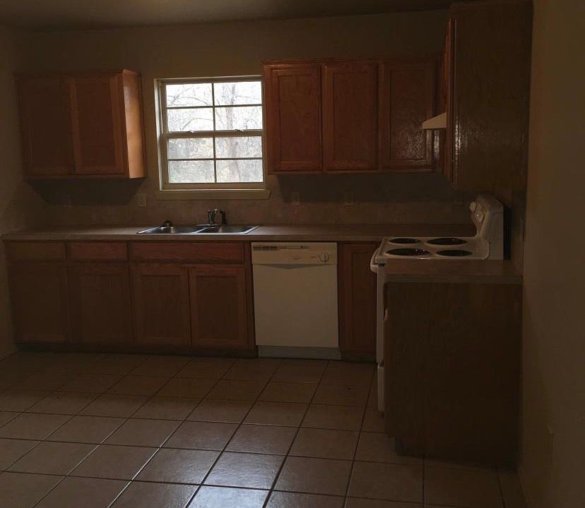 1st image of 3500 Hollis Dr #A