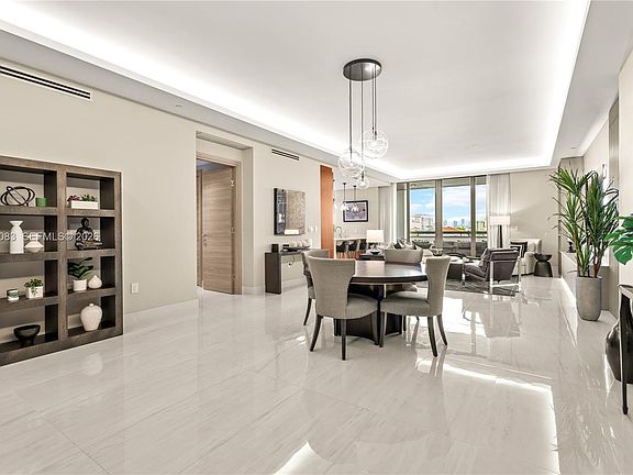 5th image of 515 Valencia Ave #403