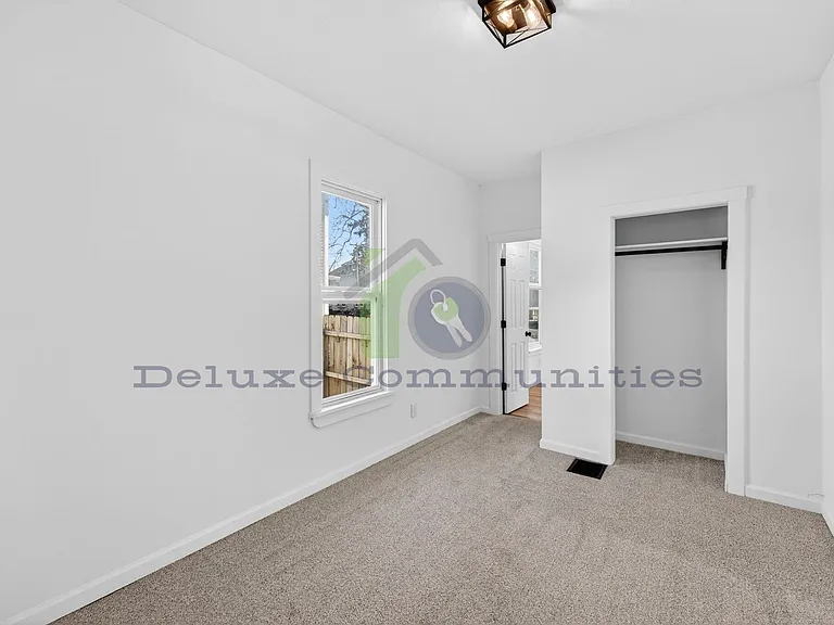 851 Worden St SE — Photo 11