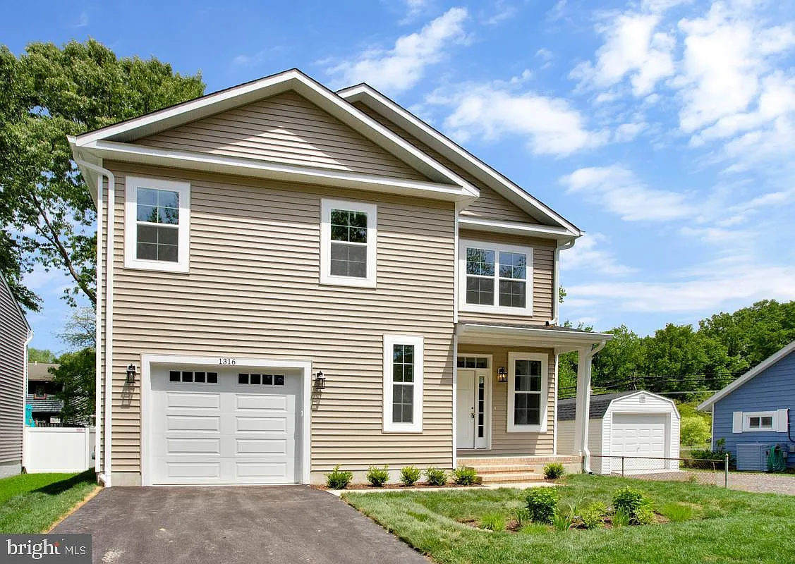 4 bed, 2.5 bath, 1949 sqft, $2,900 — Photo 2