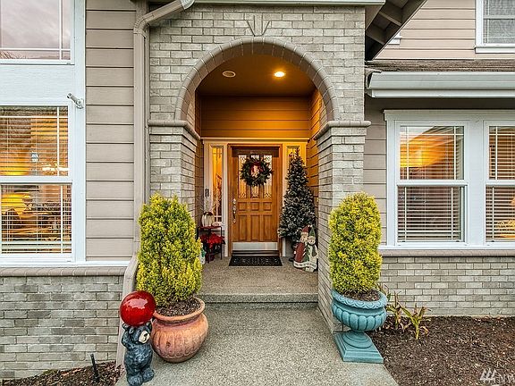 3rd image of 3914 Spyglass Dr NE