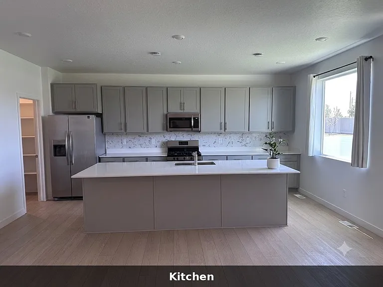 131 N Gallery St — Photo 2