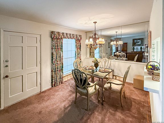 4th image of 8401 N NEW BRAUNFELS AVE #323A