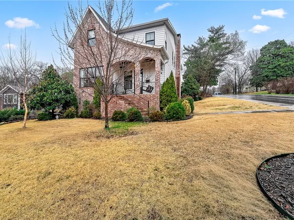 402 W Prospect St, Fayetteville, AR 72701