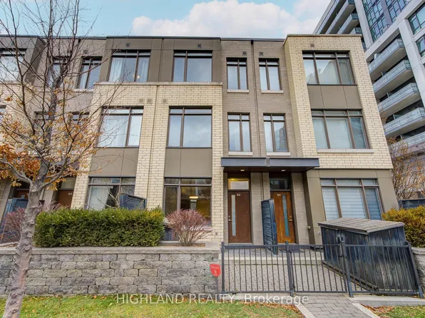 62 Saint David St, Toronto, ON M5A 0P3
