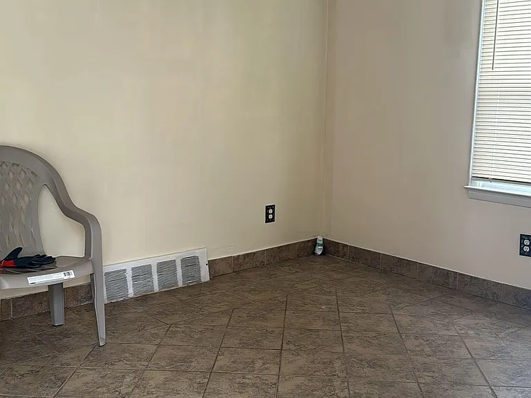4612 Merrick St — Photo 10