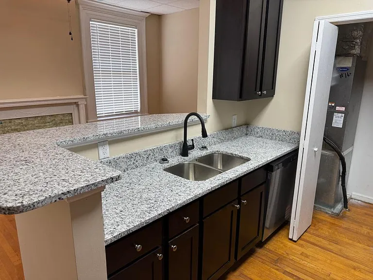 952 Georgia Ave #16 — Photo 4