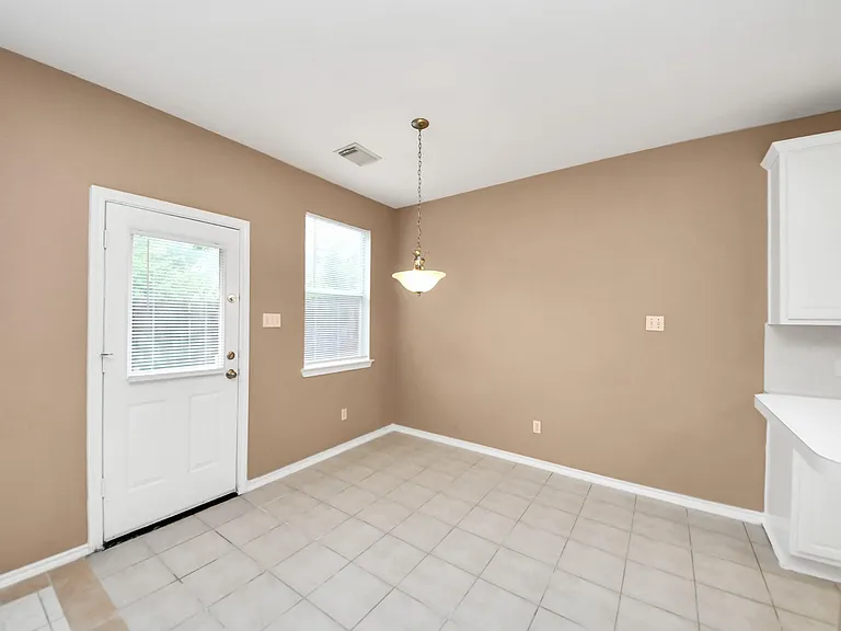 6019 Pennworth Ln — Photo 11