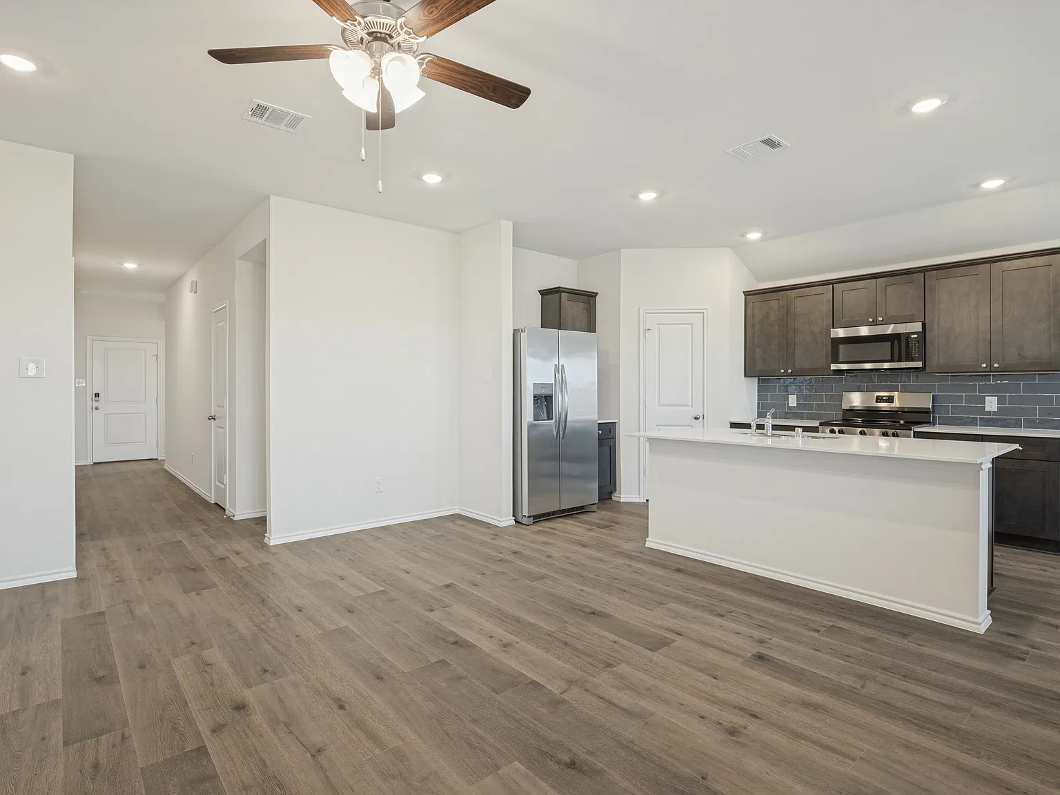 4 bed, 1655 sqft, $1,795 — Photo 4