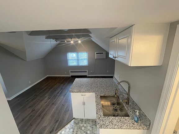 5th image of 2984 Linwood Ave #3