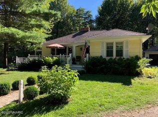750 W Mount Garfield Rd, Norton Shores, MI 49441