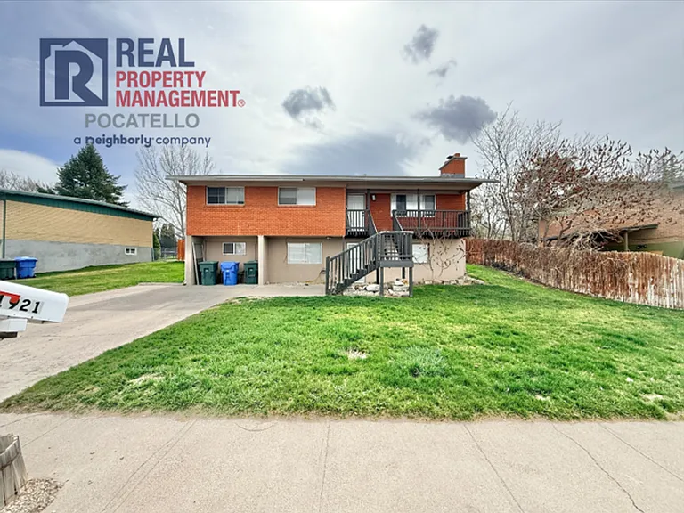 1921 Monte Vista Dr — Photo 13