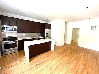 Rented by R New York