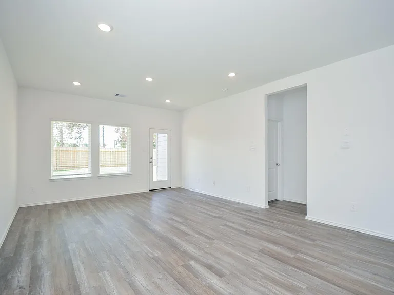 5778 Hampton Valley Dr — Photo 2