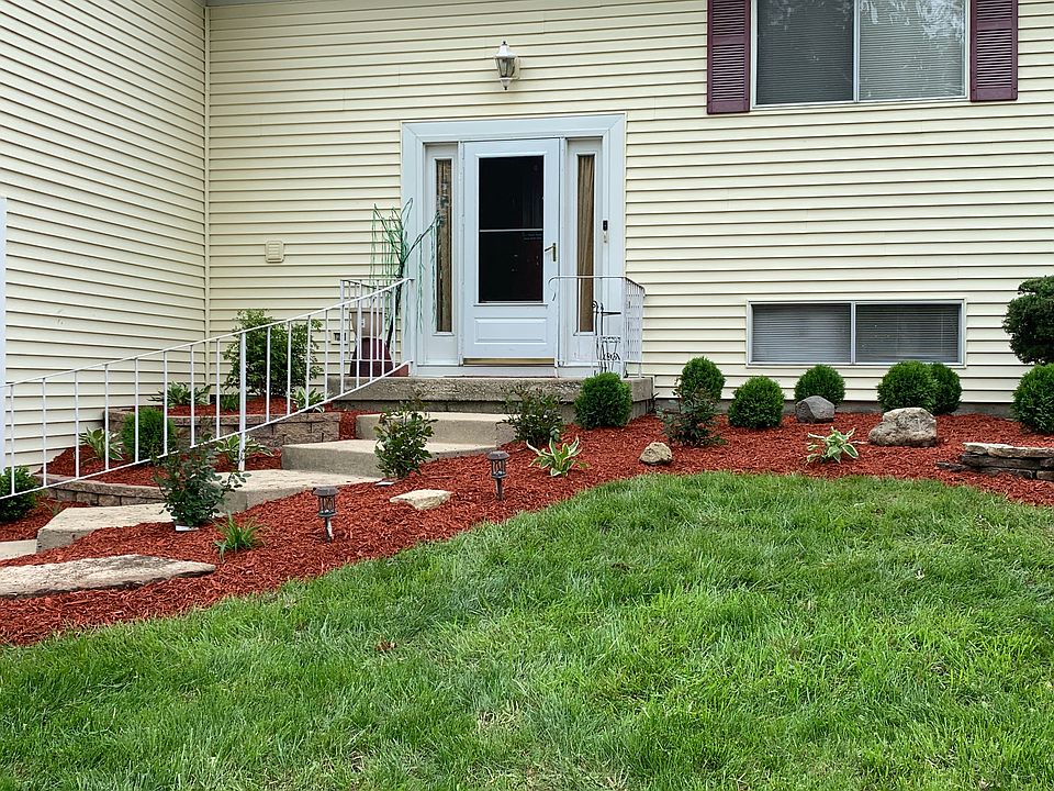 2nd image of 428 Ingleside Dr