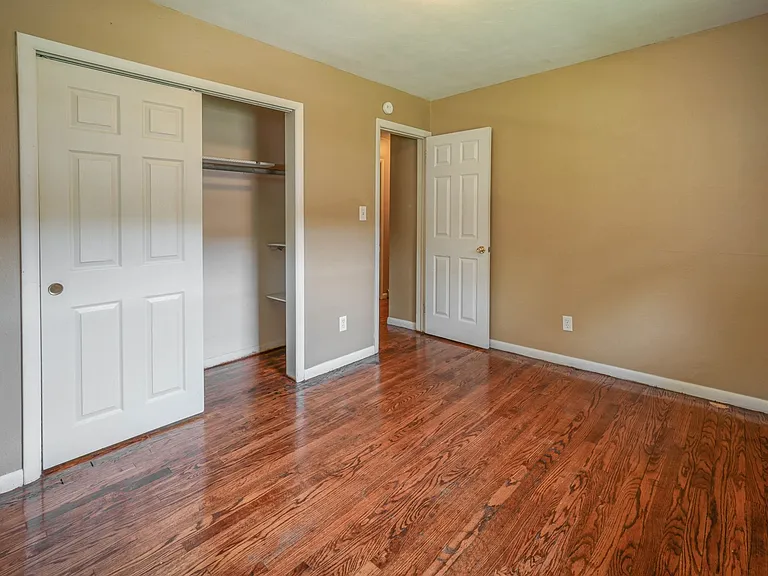 416 N Lincoln St — Photo 88