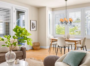 120 Hall Brothers Loop UNIT 201, Bainbridge Island, WA 98110