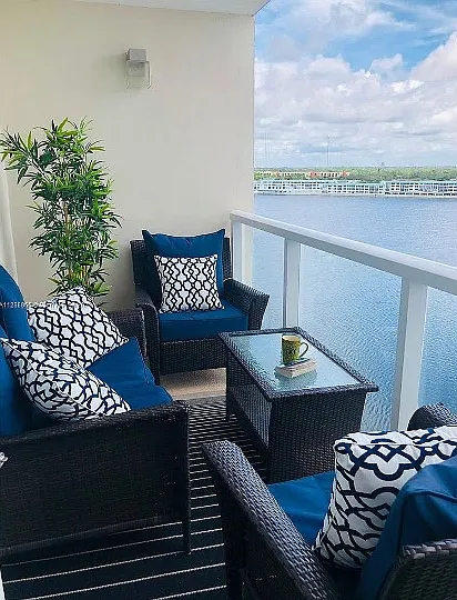 1301 NE Miami Gardens Dr #902W — Photo 9