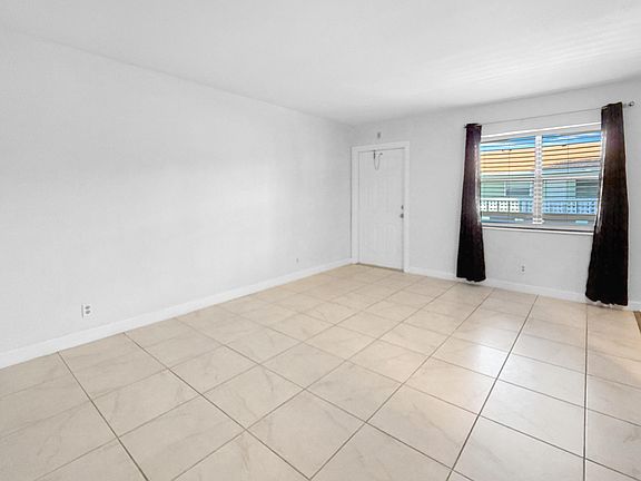 4th image of 2607 NE 8th Avenue #29