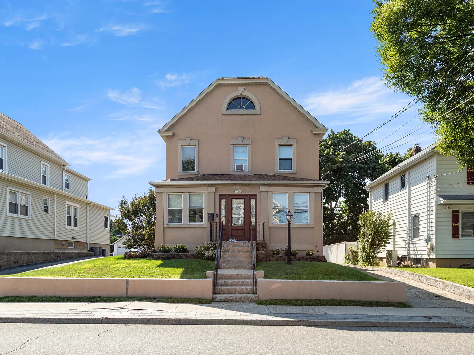 1 bed, 700 sqft, $2,800 — Photo 1