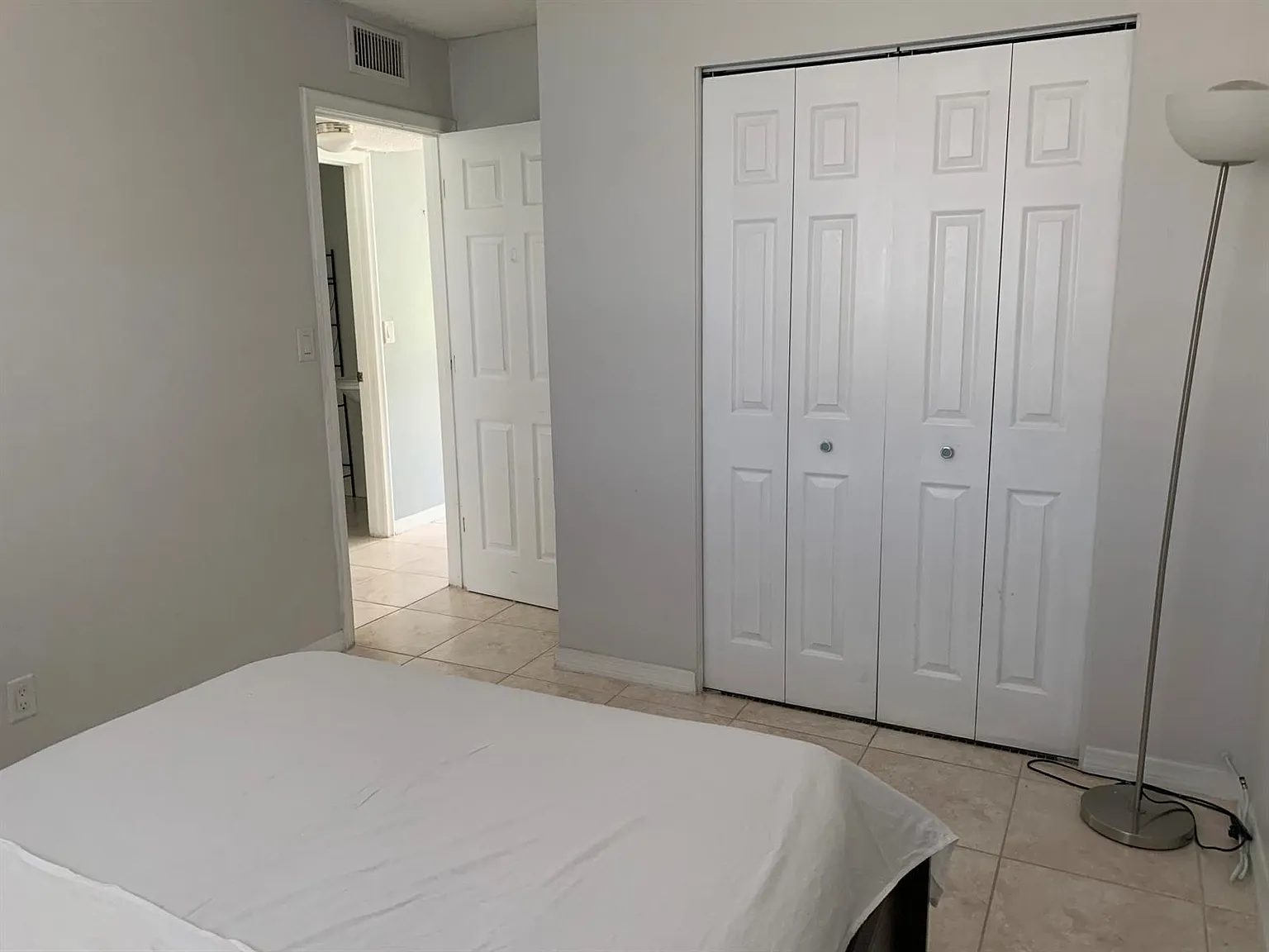 2 bed, 609 sqft, $1,890 — Photo 2