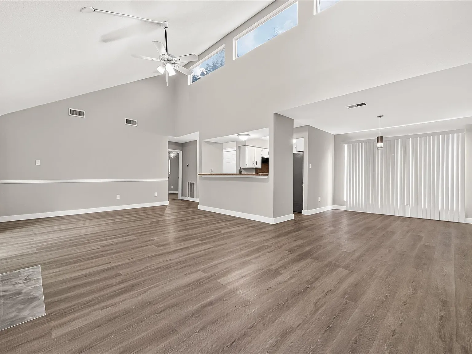 3 bed, 2.0 bath, 1145 sqft, $1,600 — Photo 4
