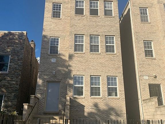 2nd image of 3328 W Le Moyne St APT 3