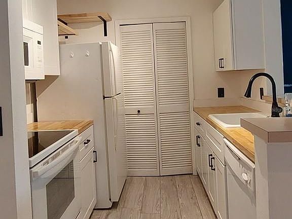 4th image of 6160 Westgate Dr APT 301