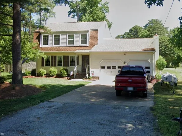 24 Holly St, Poquoson, VA 23662